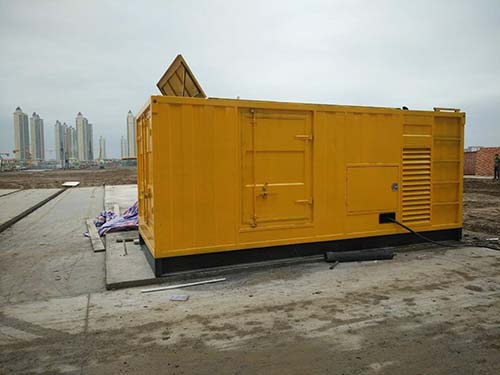 威信合同中关于乙方责任导致工期延误的赔偿标准应该如何制定？